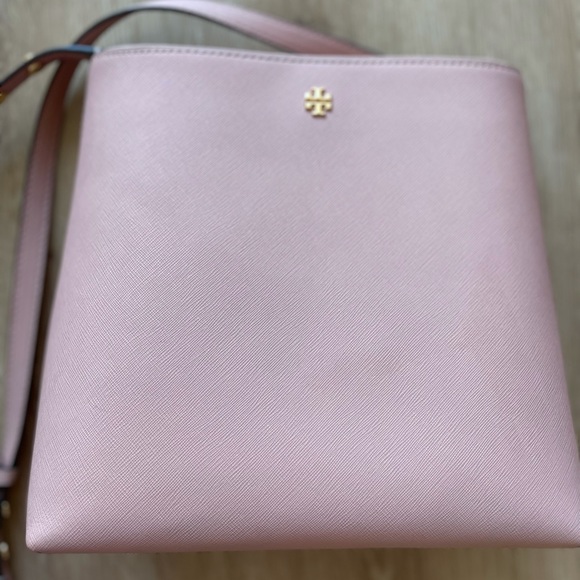 Tory Burch Emerson bucket bag - Picture 2 of 8